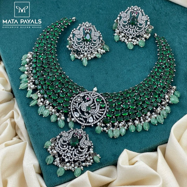 Graceful Green Stone Necklace