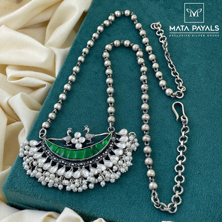 Charming Mayuri Kundan Oxidised Hara