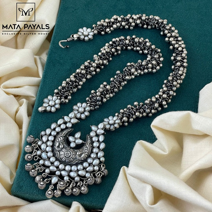 Chand Pearl Ghungroo Necklace