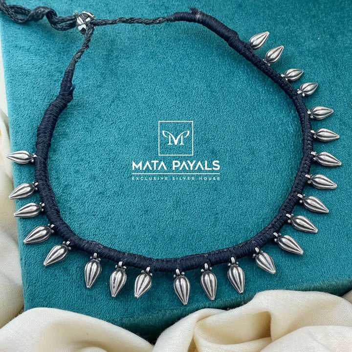 Simple Thread Necklace