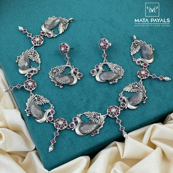 Gorgeous Silver Necklace