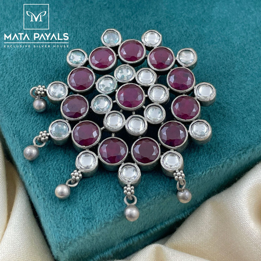Lustrous Kemp Red Pendant