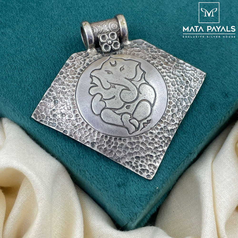 Ganesha Carved Plain Pendant