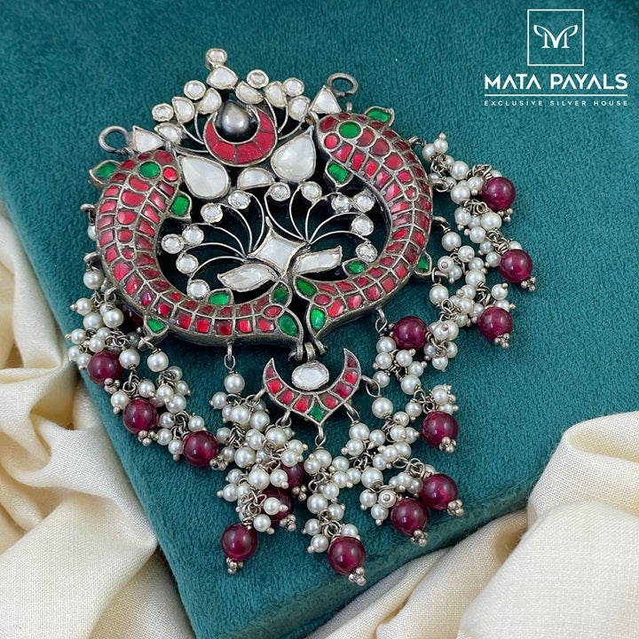 Charismatic Fish Kundan Pendant
