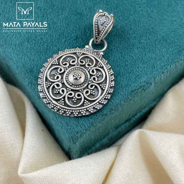 Pretty Silver Pendant