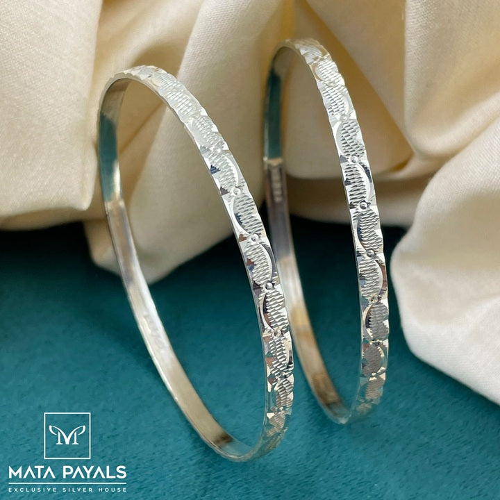 Attractive Plain Bangle