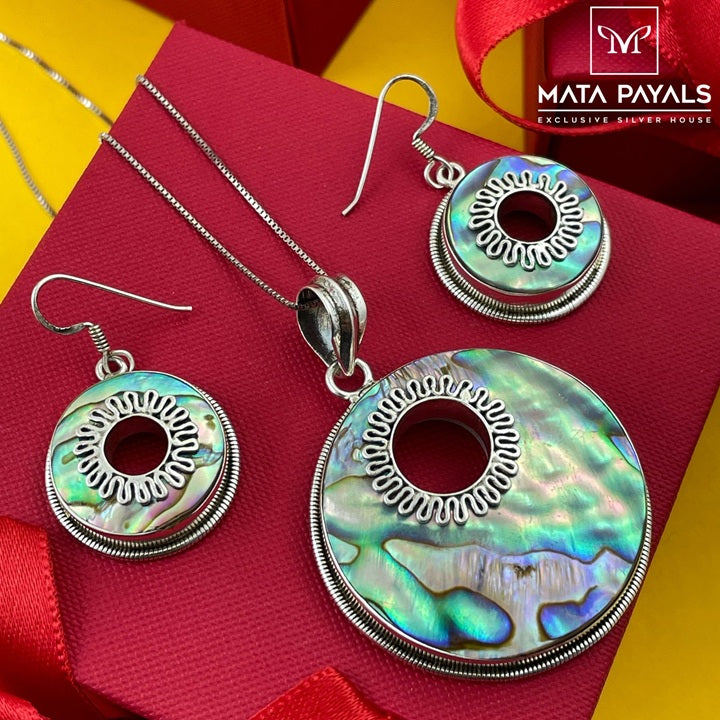 Dazzling Mop Pendant Set