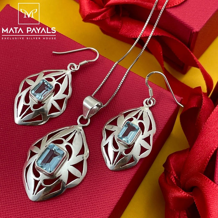 Zircon Pendant Set
