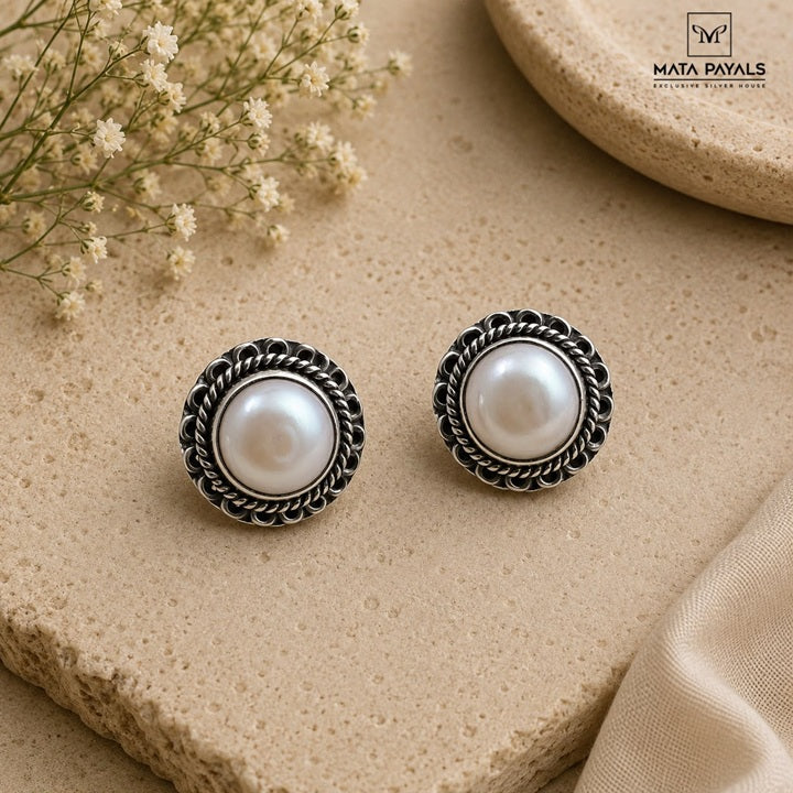 Mesmerizing Oxidised Stud