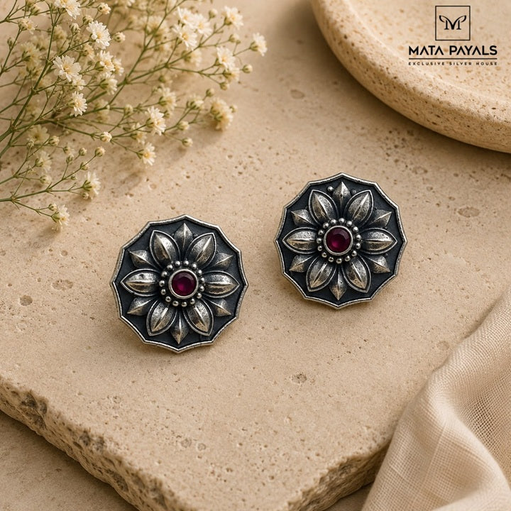 Innovative Floral Oxidised Stud