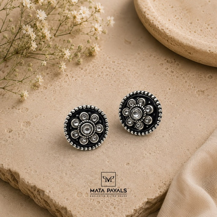 Ravishing Kundan Stud