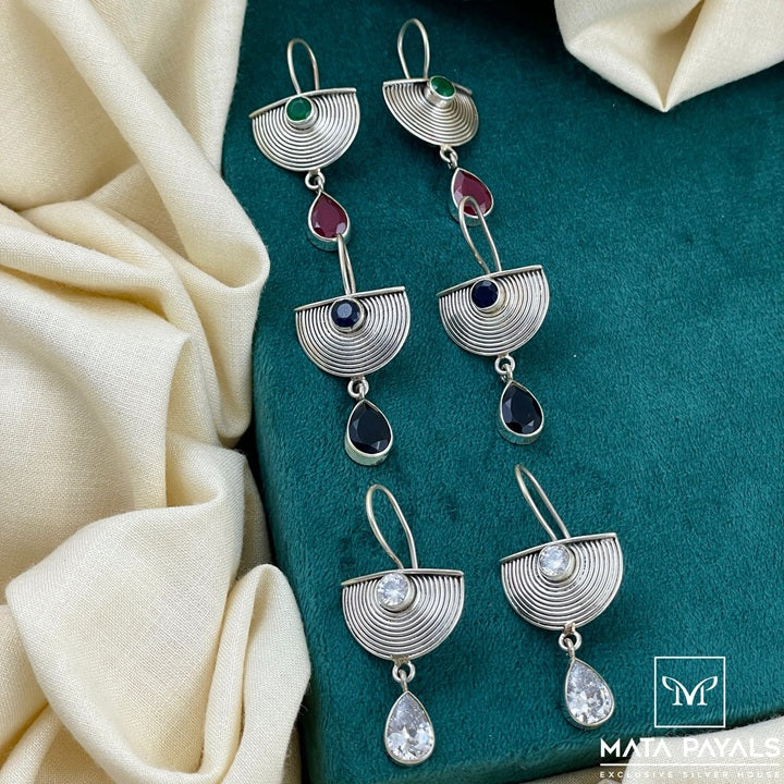 Superlative Cut Stone Hanging