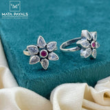 Floral Cut Stone Toe Ring