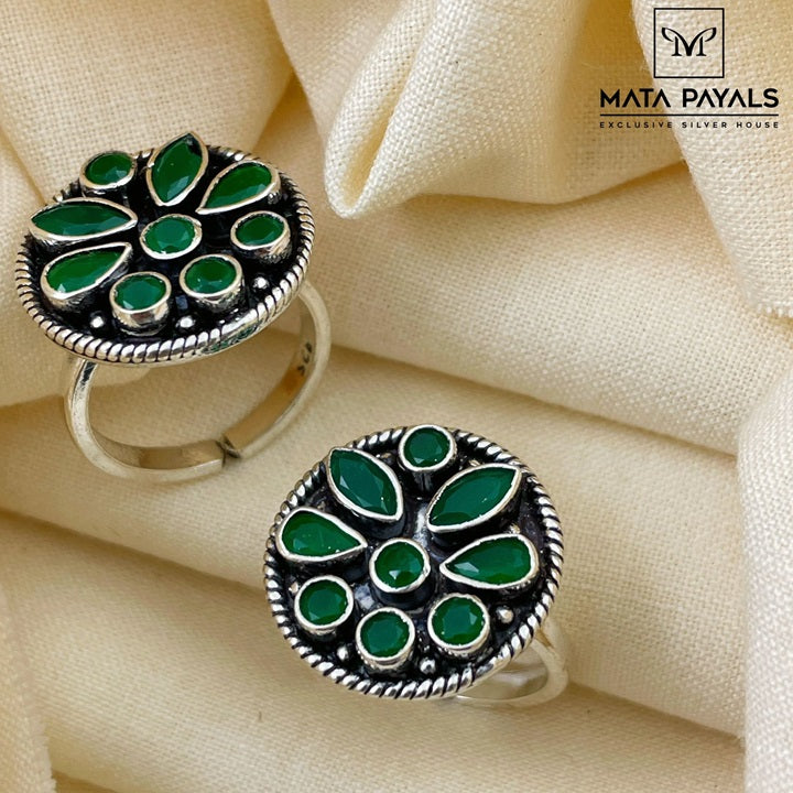 Glamorous Green Toe Ring
