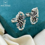 Pretty White Stone Toe Ring