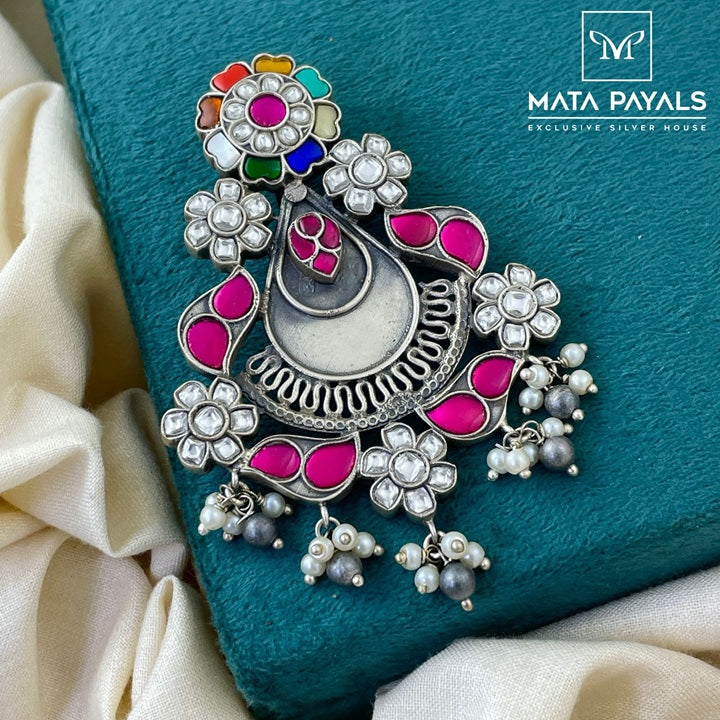 Lovely Kundan Fusion Pendant