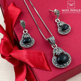 Gorgeous Black Pendant Set