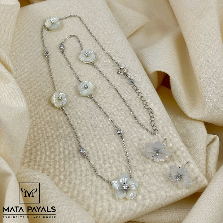 Pretty White Pendant Set