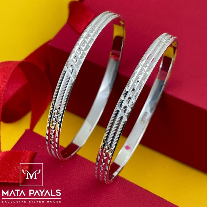 Glossy Plain Silver Bangle