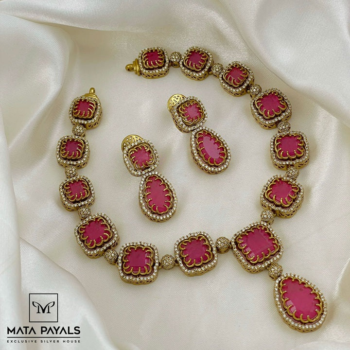 One Of A Kind Neckset