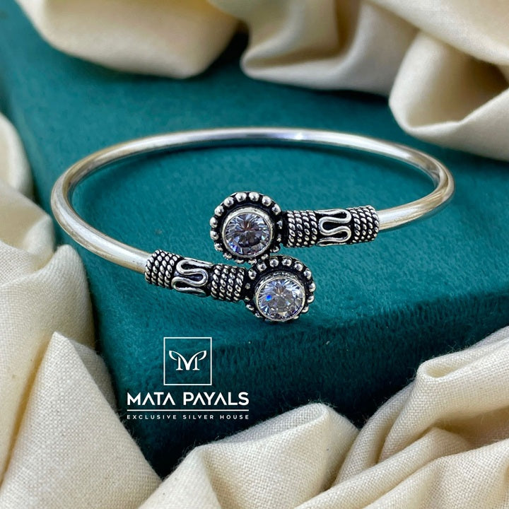 White Stone Kada