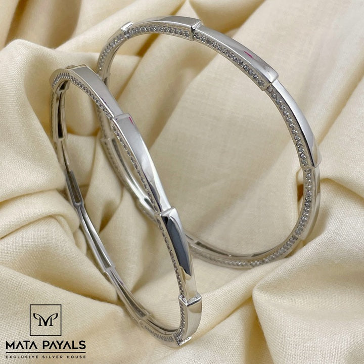Attractive Rhodium Bangle