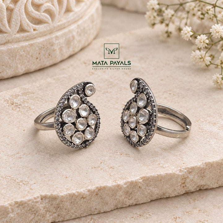 Superlative Moissanite Toe Ring