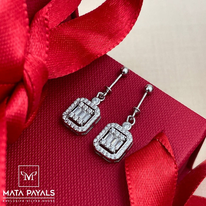 Charming Zircon Bugdi