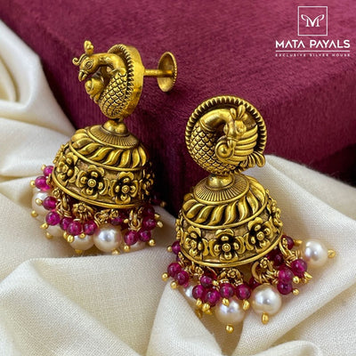 Impressive Gold Polish Jumka