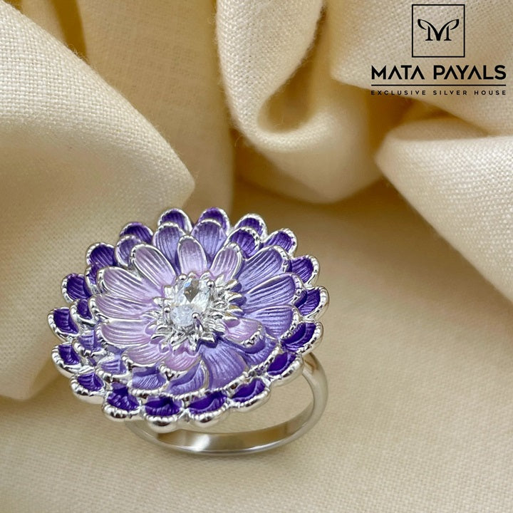 Fabulous Floral Finger Ring