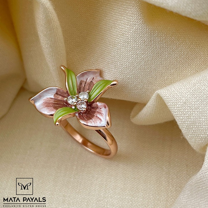 Fabulous Flower Finger Ring