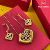 Attractive Zircon Pendant Set
