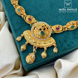 Attractive Gold Polish Necklace