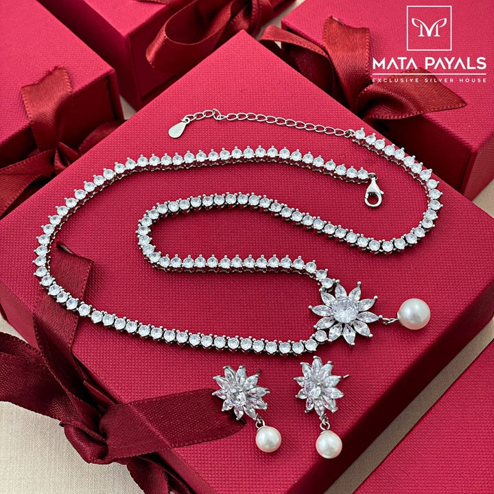 Shiny Zircon Necklace