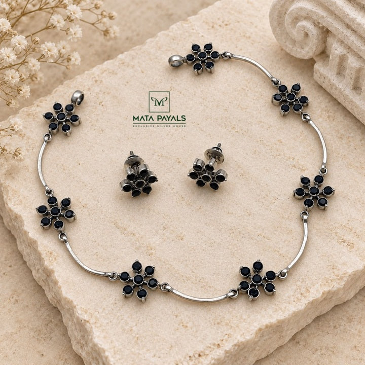 Attractive Necklace
