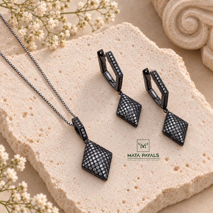 Excellent Zircon Pendant Set