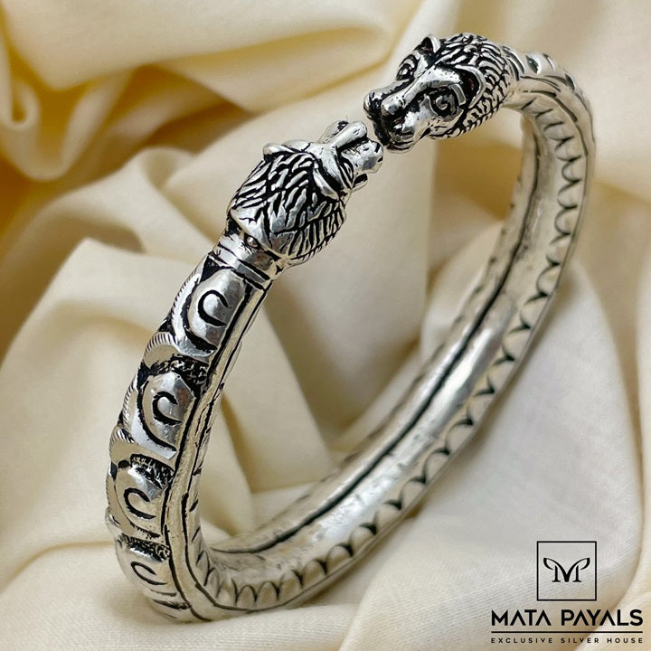 Exclusive Lion Men's Kada