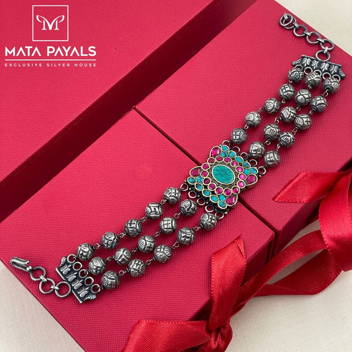 Attractive Kundan Bracelet