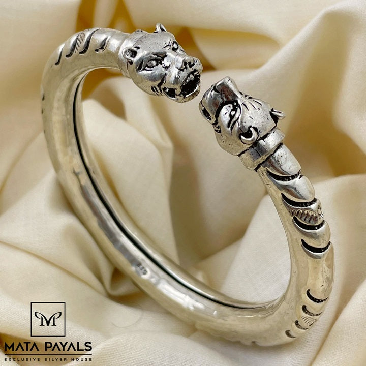 Mesmeric Men's kada