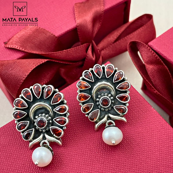 Ravishing Oxidised Stud