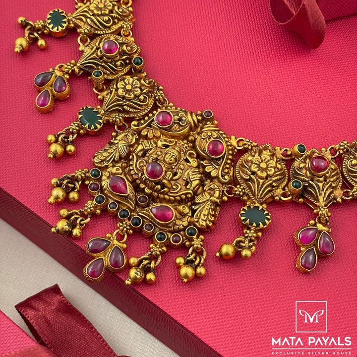 Gorgeous Kemp Necklace