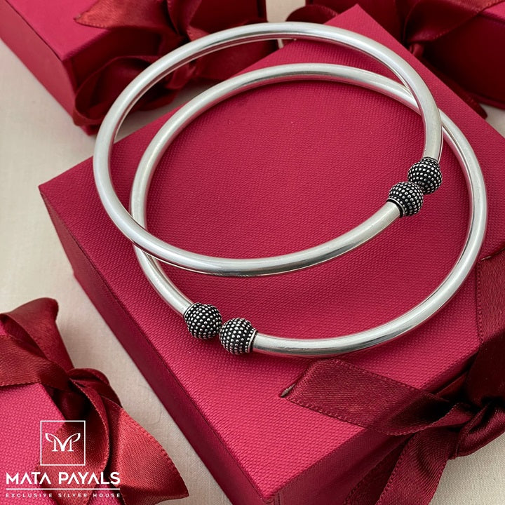 Attractive Oxidised Leg Kada