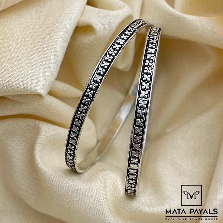 Mesmerizing Oxidised Bangle