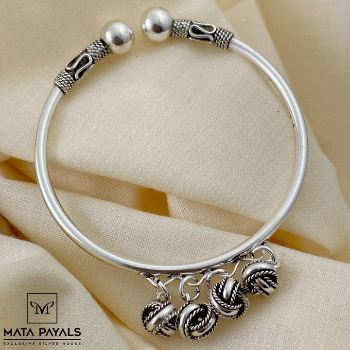 Impressive Silver Kada