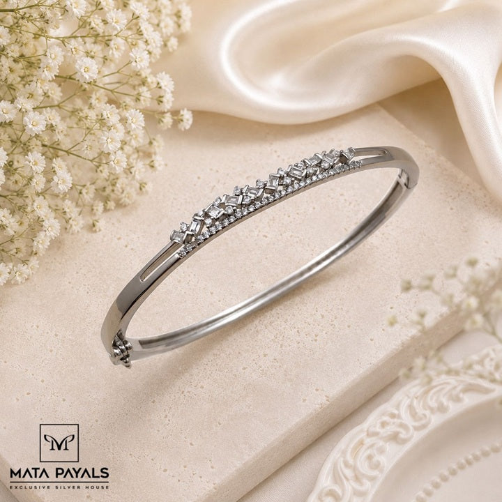 Charming Zircon Kada