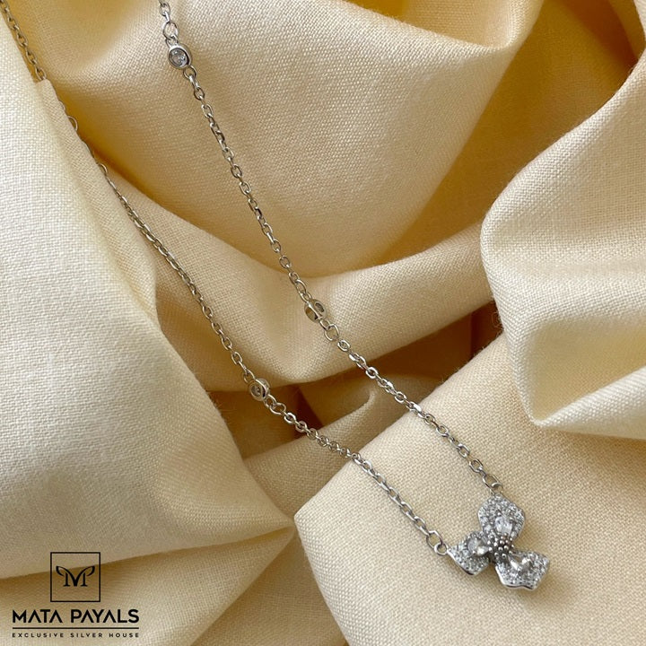 Impressive Zircon Pendant Chain