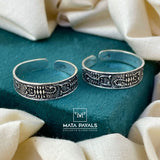 Unique Silver Thumb Toe Ring