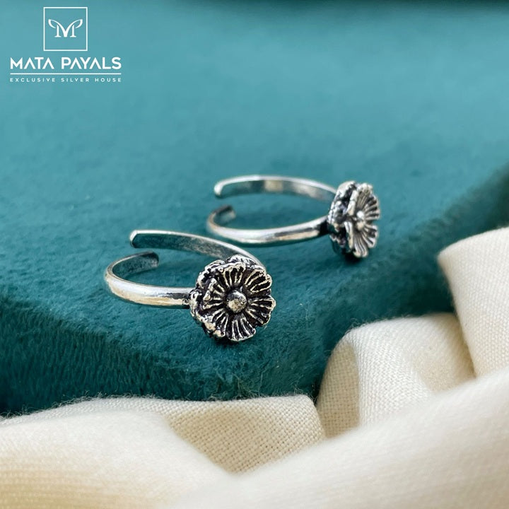 Oxidised Floral Toe Ring