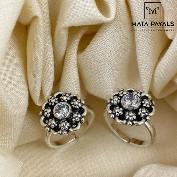Fabulous White Stone Toe Ring