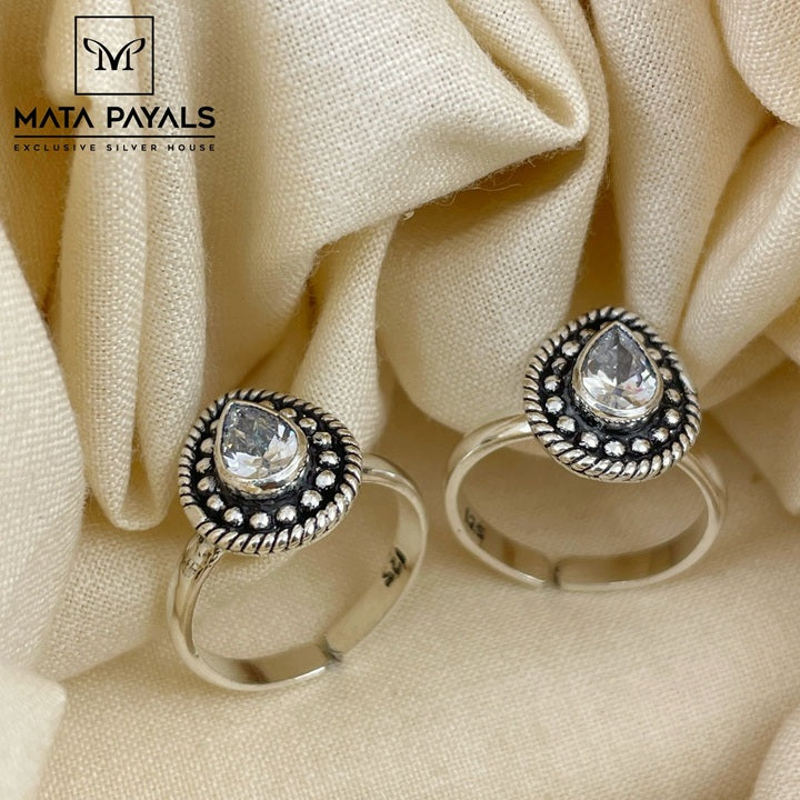 Heritage Cut Stone Toe Ring